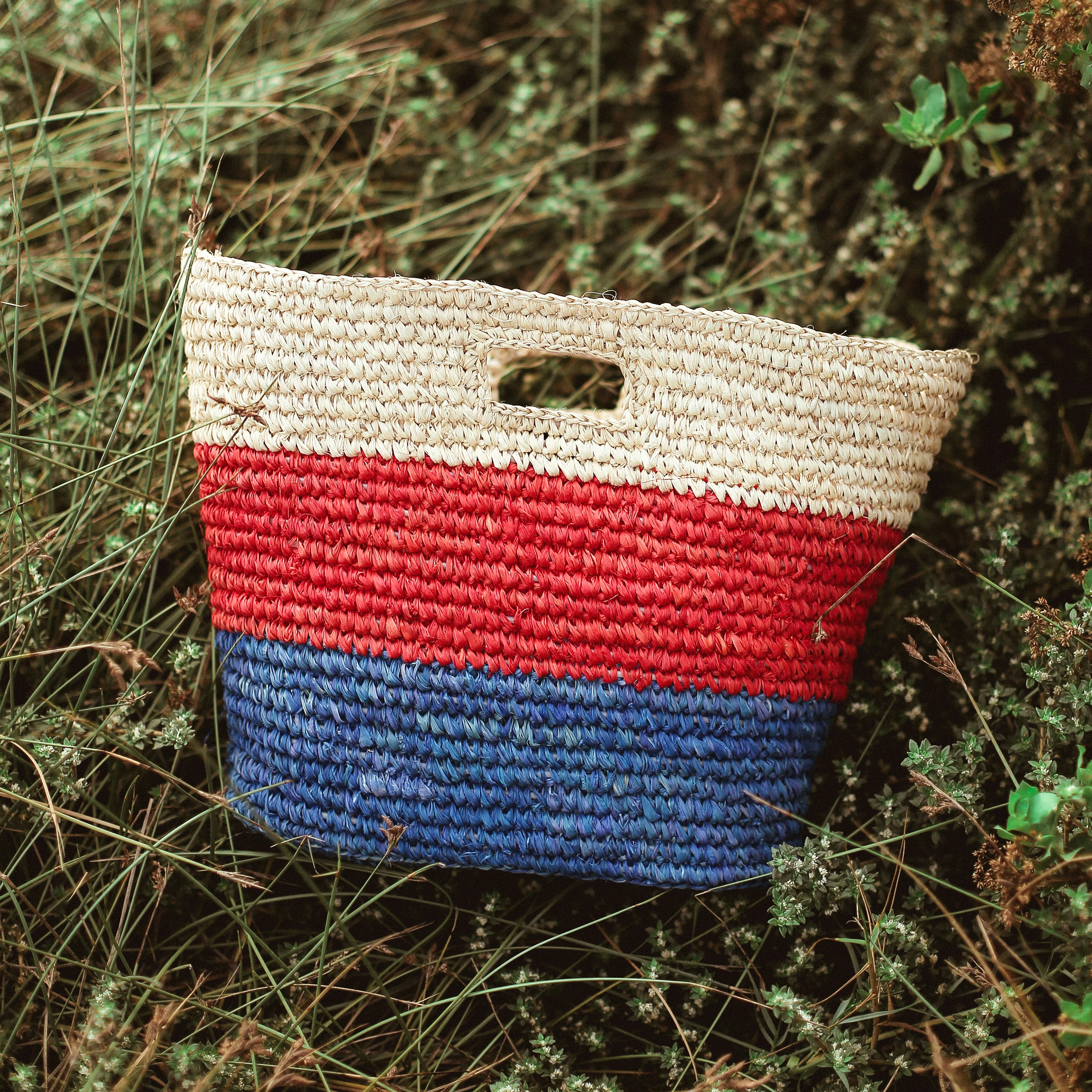 Proven SAYAN Raffia Tote Bag in Red Blue Relaxed