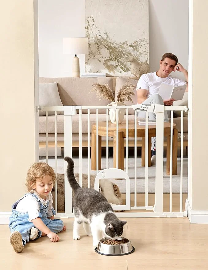 Green Babelio Baby Gate with Adjustable Cat Door 29-43 Auto Close Durable Pet door Authentic