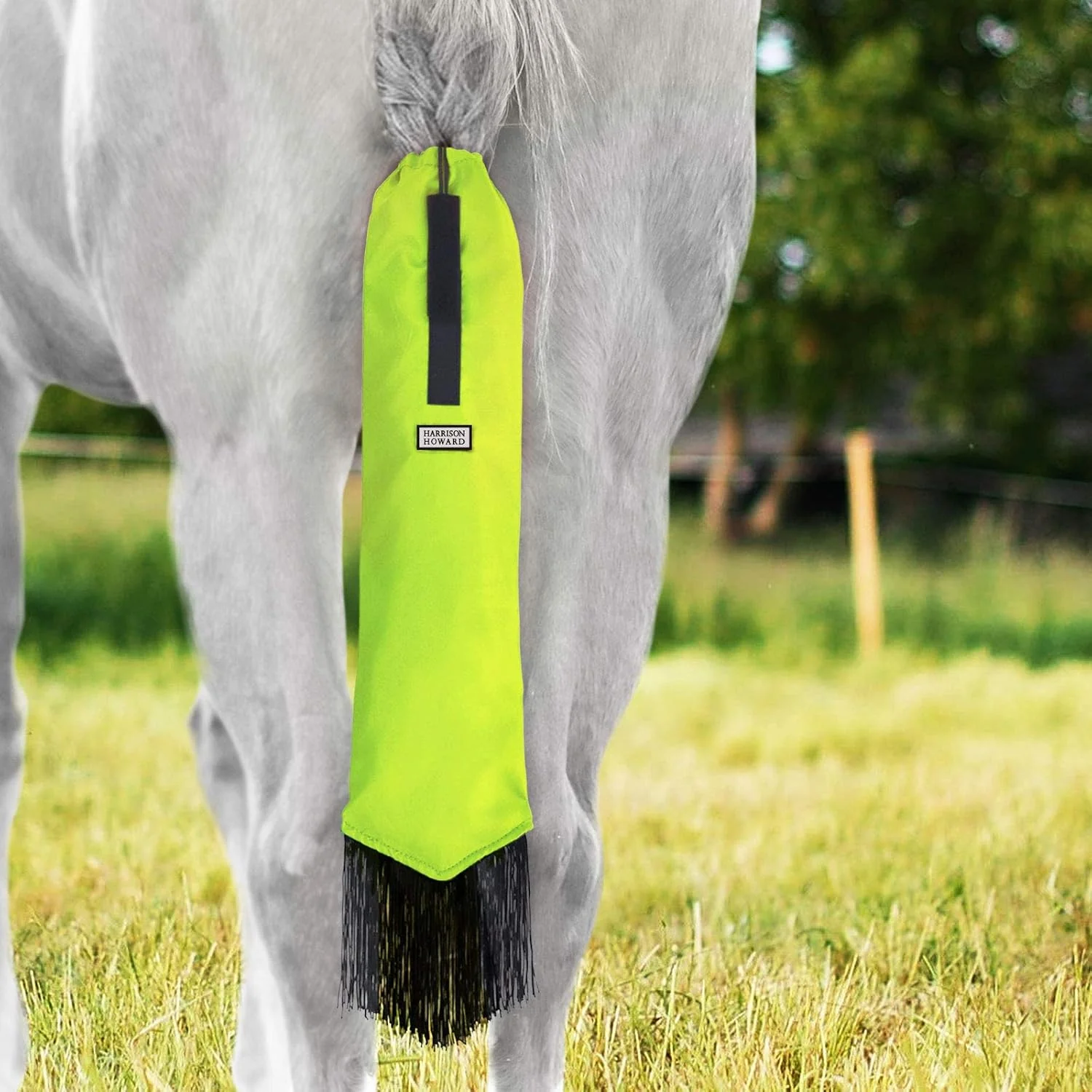 Top-Quality Harrison Howard Smooth Lightweight Adjustable Fastener Nylon Horse Tail Bag with Fringe Reusable
