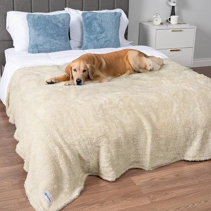 Long-Lasting PetAmi Fluffy Waterproof Dog Blanket Functional