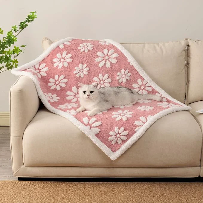 Comfortable Waterproof Blanket for Dog Puppy Cat Cute 3D Textured Flower Dog Blanket for Outstanding
