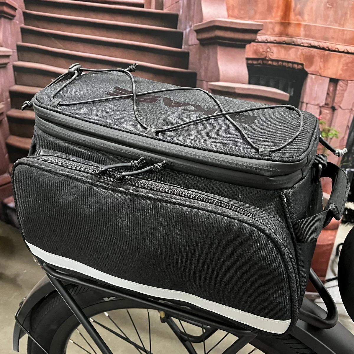 Trendy BiKASE Big Poppa Rack Bag Excellent