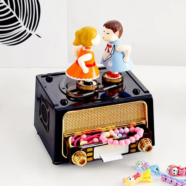 Prestigious Maxbell Classic Couple Kiss Plastic Music Box Musical Radio Shape Birthday Gift Toys Green