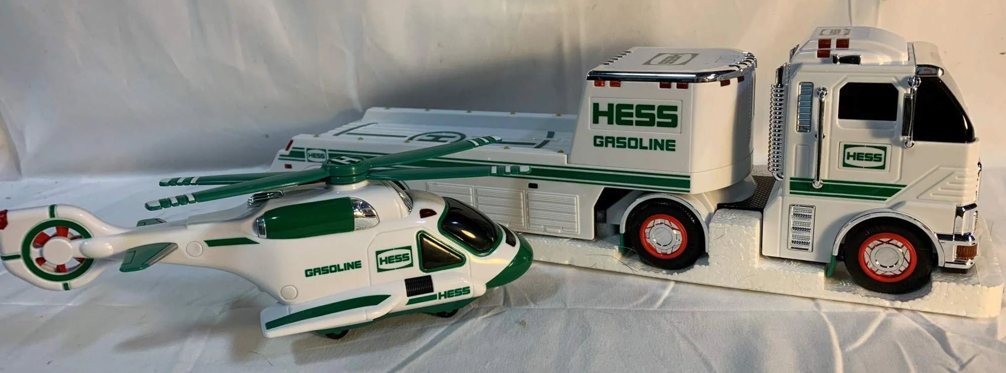 Clean Hess Truck and Helicopter - 2006 Elite