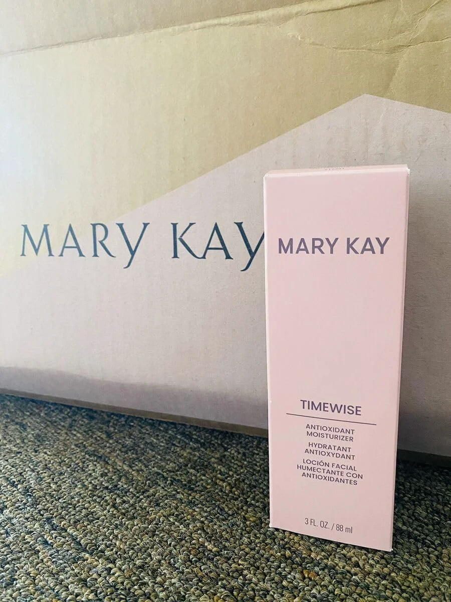 Classic Mary Kay TimeWise Age Fighting Moisturizer combination oily Expertly Made