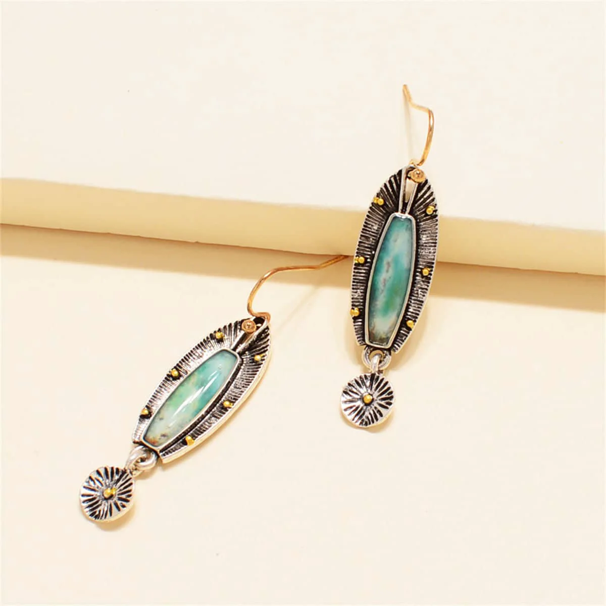 Soft Green Resin Two-Tone Fish Drop Earrings High-End