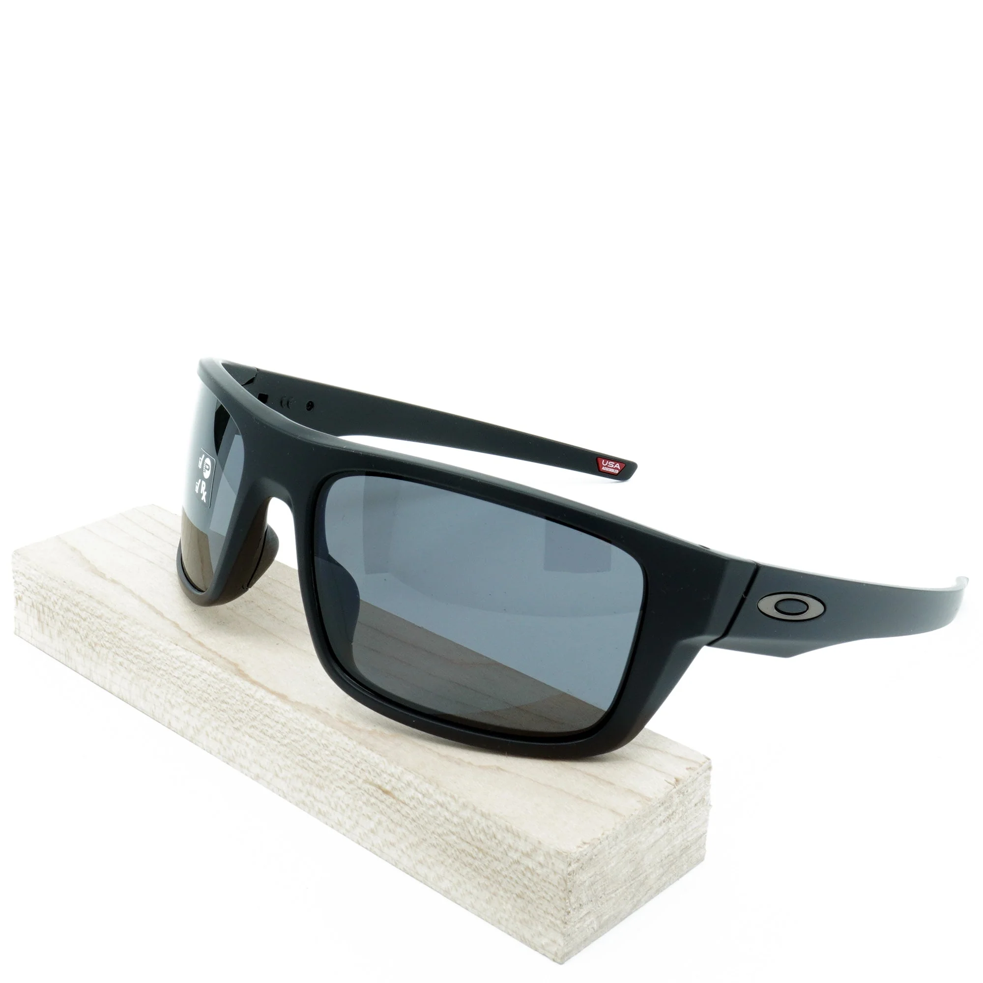 Certified Oakley Men's Drop Point Sunglasses Detailed