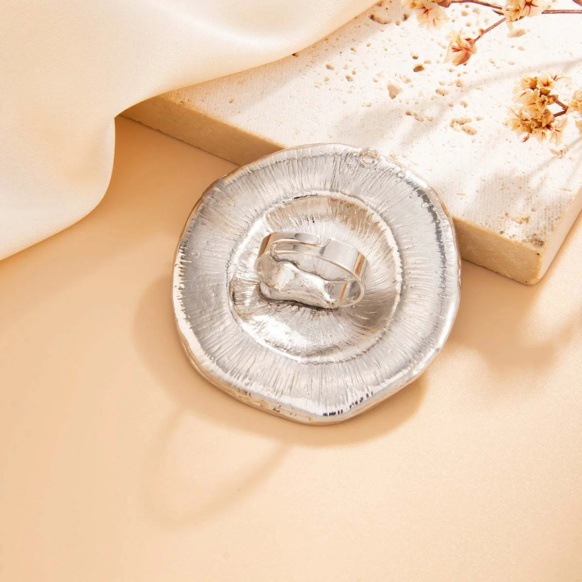Prestigious Silvertone Hammered Hat Statement Open Ring Exceptional
