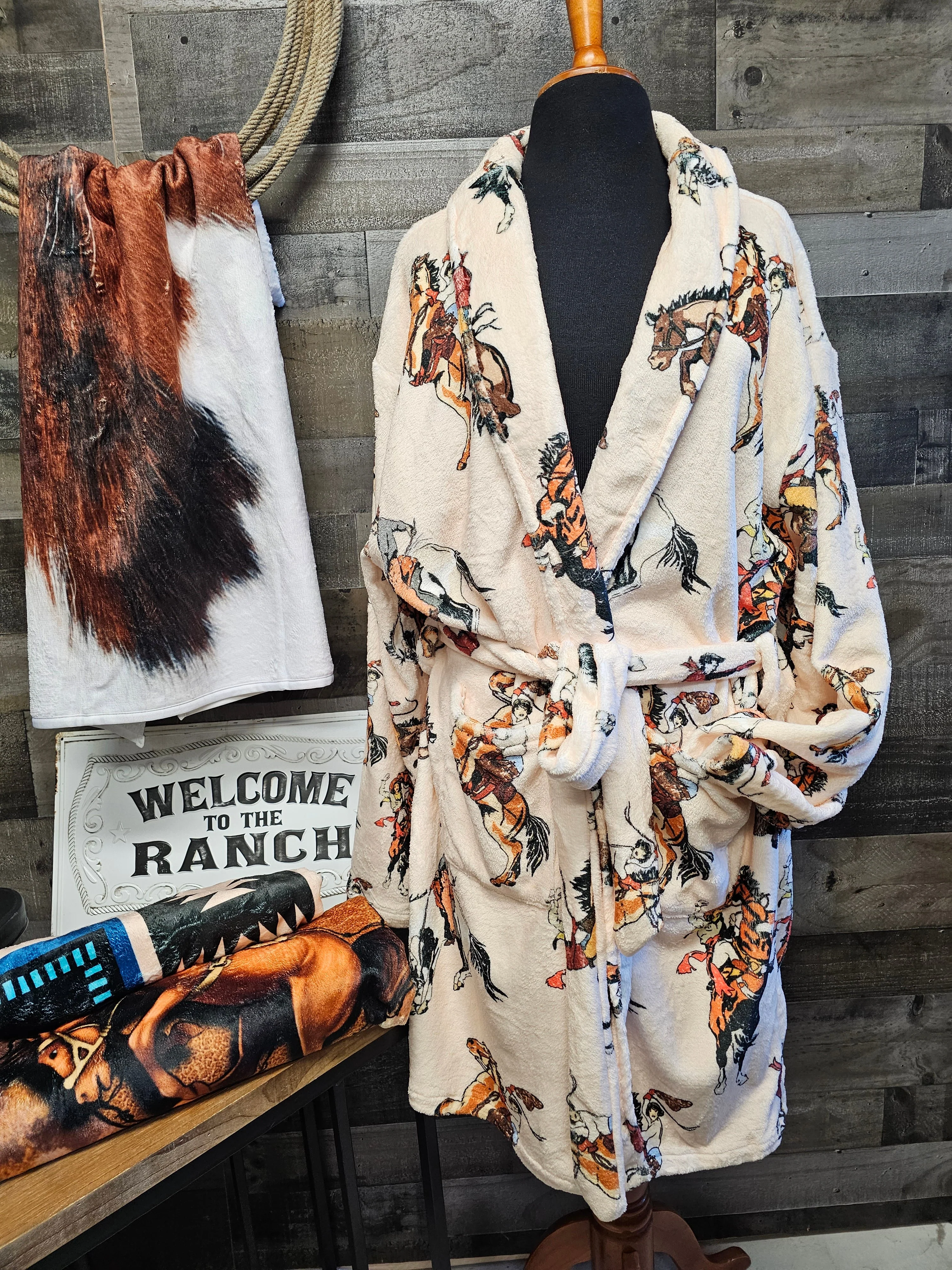 Proven Vintage Cowgirl Women's Bath Robe Detailed