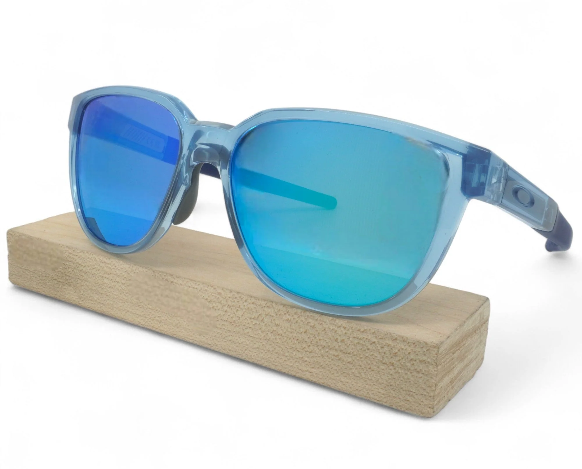 Durable Oakley Actuator Sunglasses User-Friendly