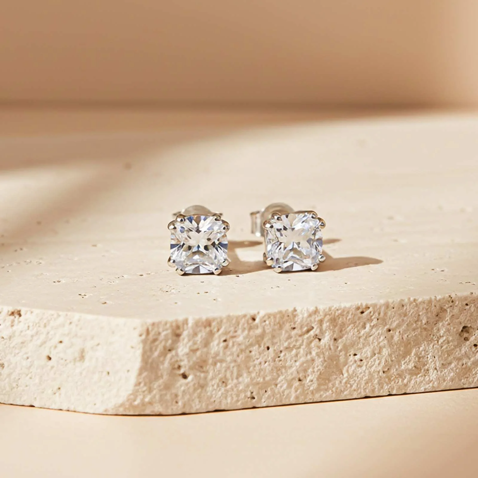 Top-Quality 925 Sterling Silver Pillow Style Stud Earrings Gold Elite