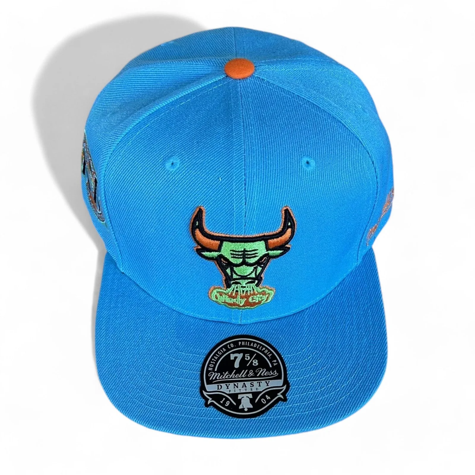 Minimalist Mitchell Ness Men's NBA Mystery Van Fitted Hwc Bulls Fitted Caps Stylish