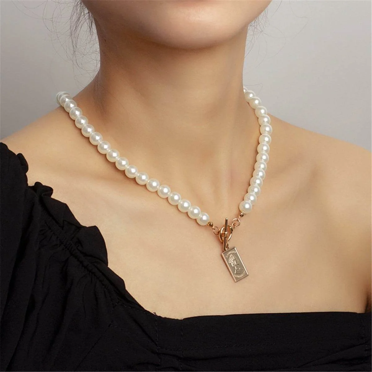 Contemporary Pearl Goldtone Beaded Card Pendant Necklace Efficient
