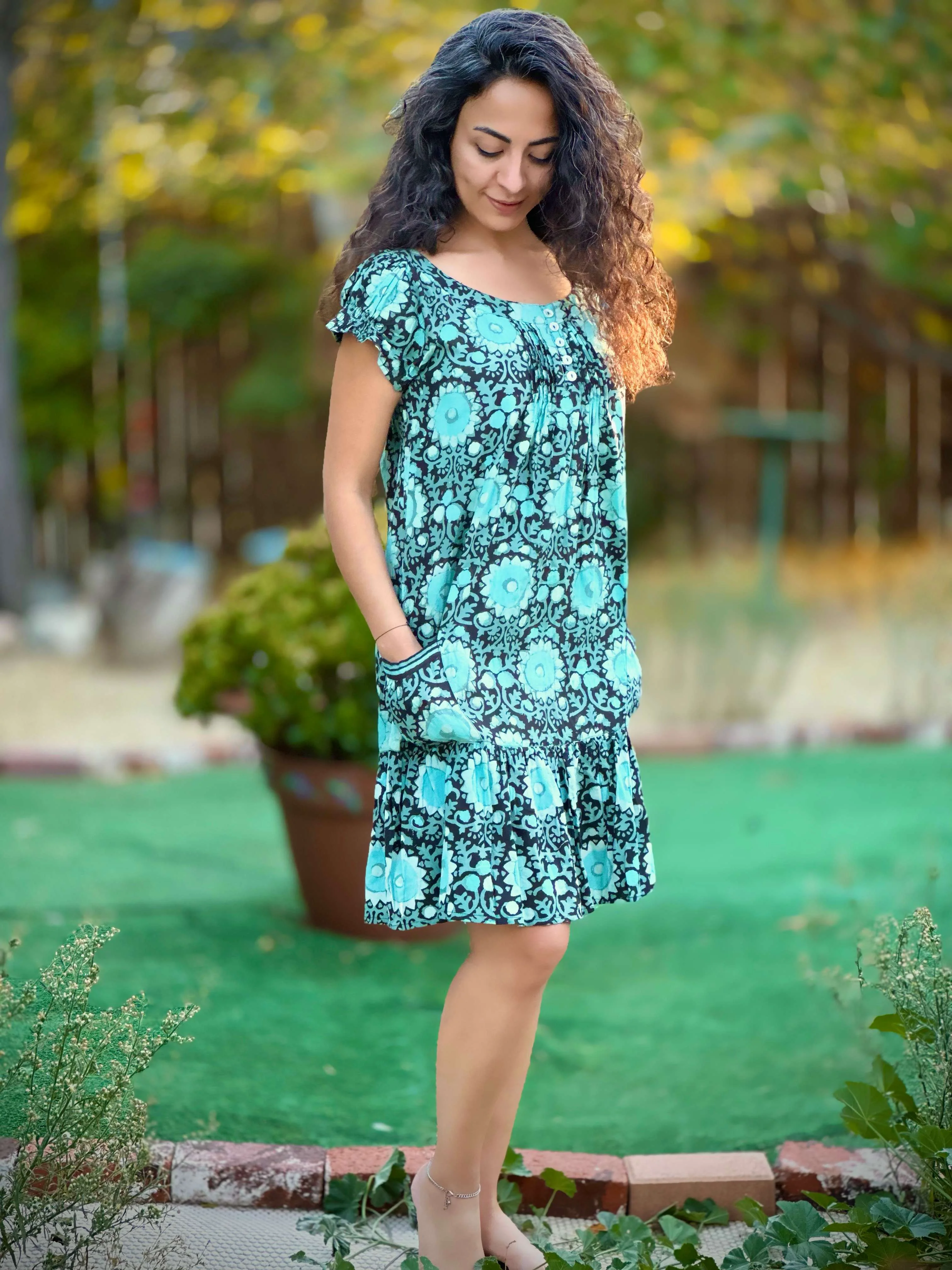 Powerful La Chic Women's Block Print Pocket Midi Dress Refined