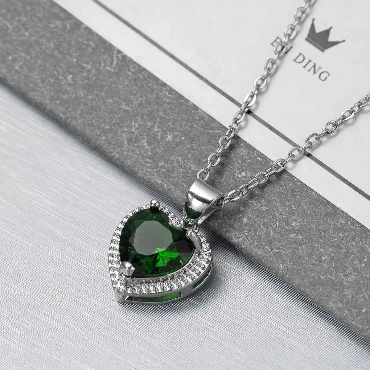 Smooth Green Crystal Silvertone Heart Halo Pendant Necklace Contemporary