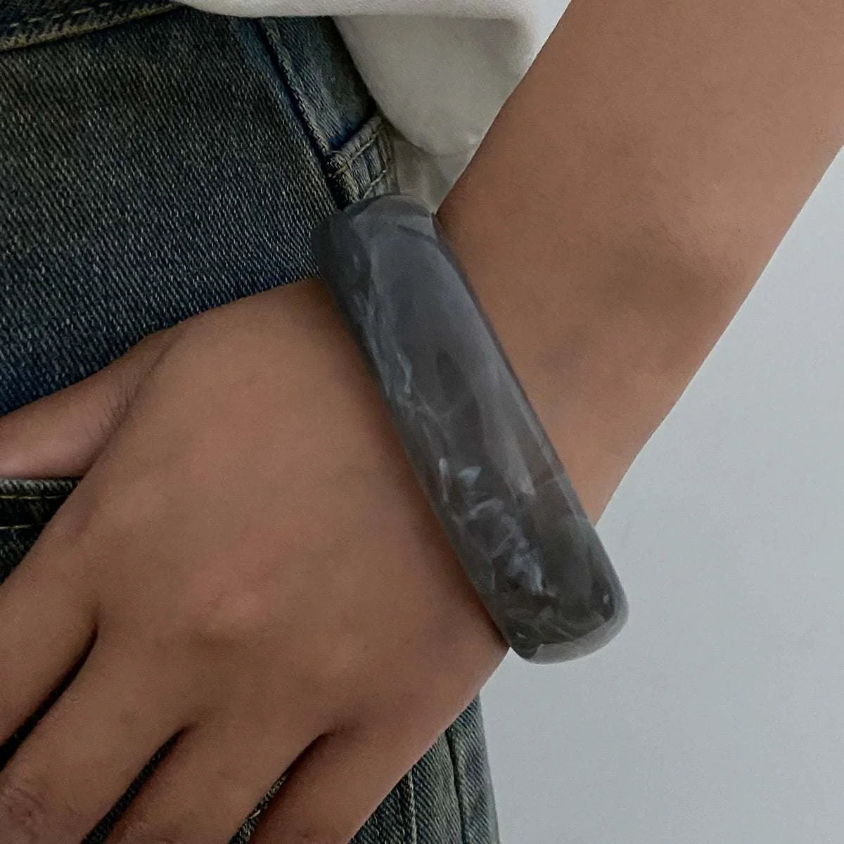 Organic Gray Resin Square Bangle Quality