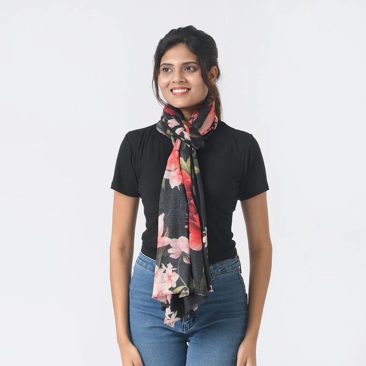 Luxury HomeWomen's Fashion AccessoriesScarves 7505595 Practical
