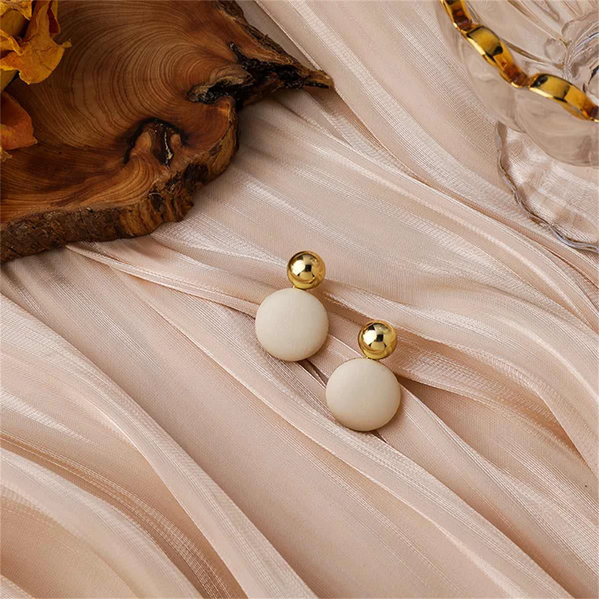Unique Ivory Man-Made Leather Goldtone Round Drop Earrings Outstanding