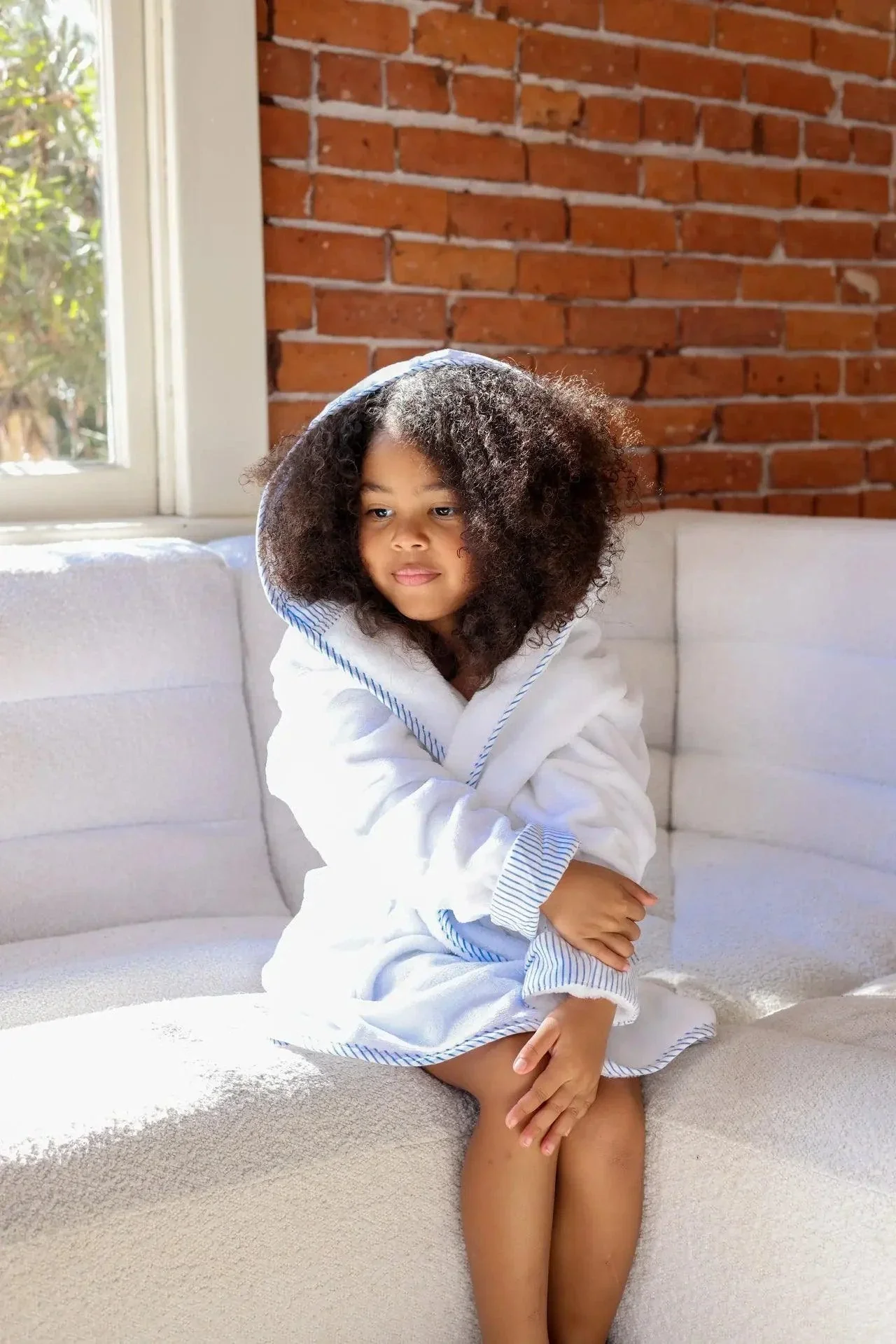 World-Class Kids Plush Robe – Ultra Soft Safe Cozy for Toddlers Kids High-Grade