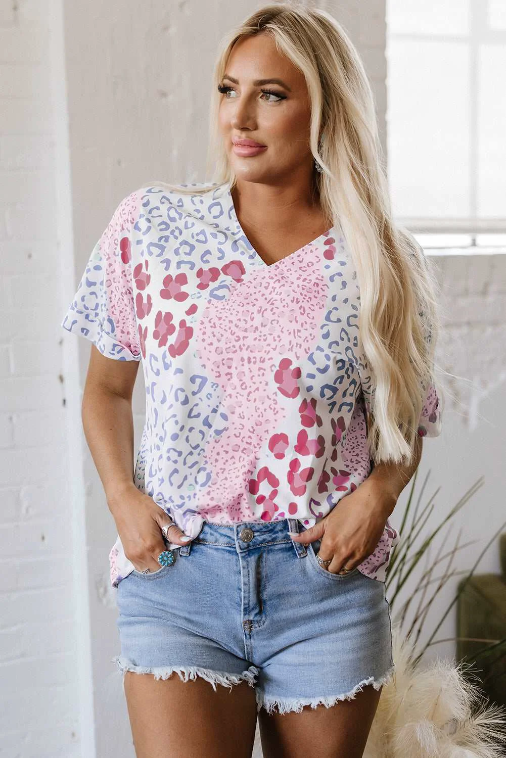 Next-Generation Threaded Pear Luisa Leopard V Neck Short Sleeve Blouse High-Performance