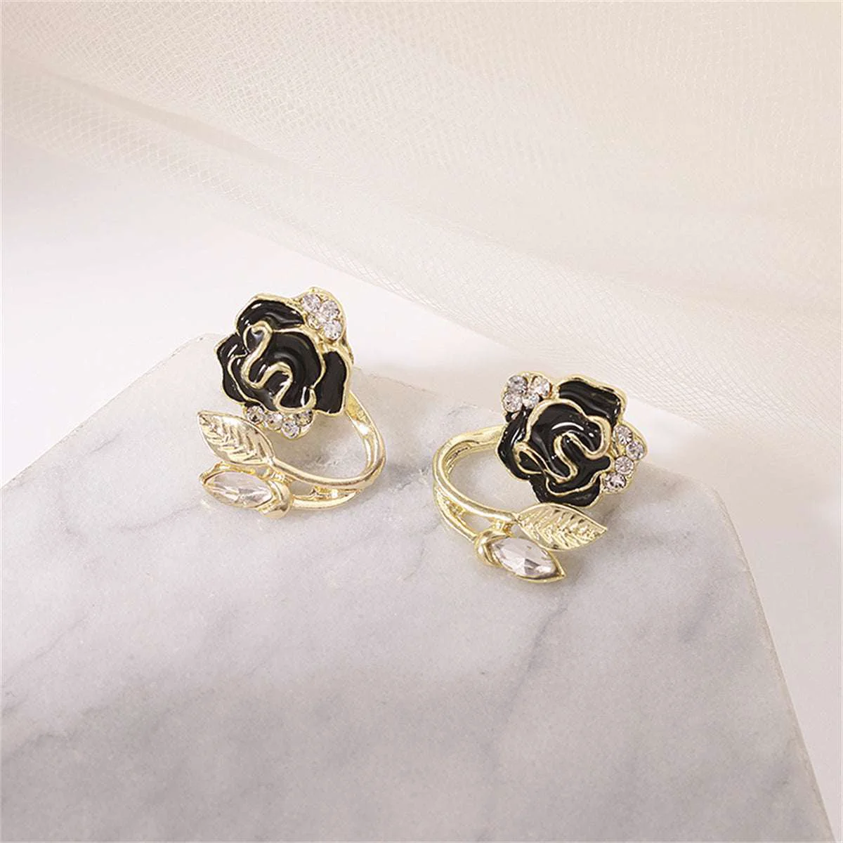 Responsible Black Enamel Crystal Flower Ear Jacktes High-Grade